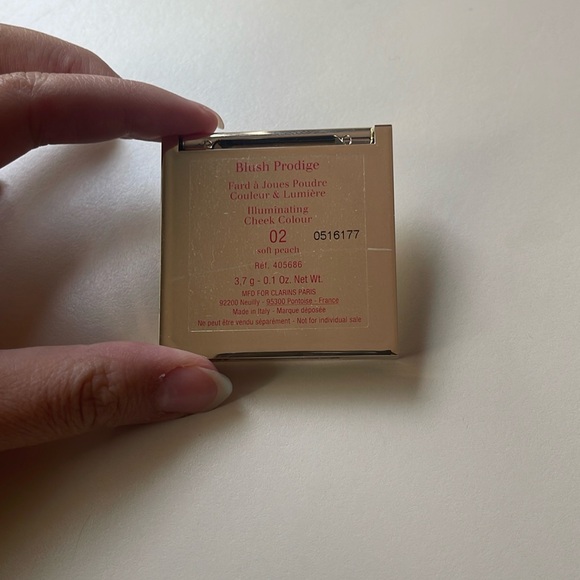 Clarins Blush Prodige Illuminating Cheek Colour in 02 Soft Peach .1 oz - Picture 3 of 4